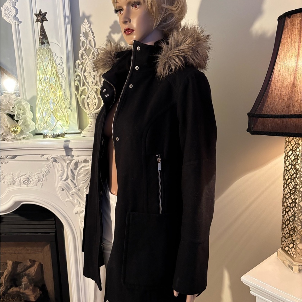 Women's Black Faux Fur-Trimmed Coat - Picture 11 of 16